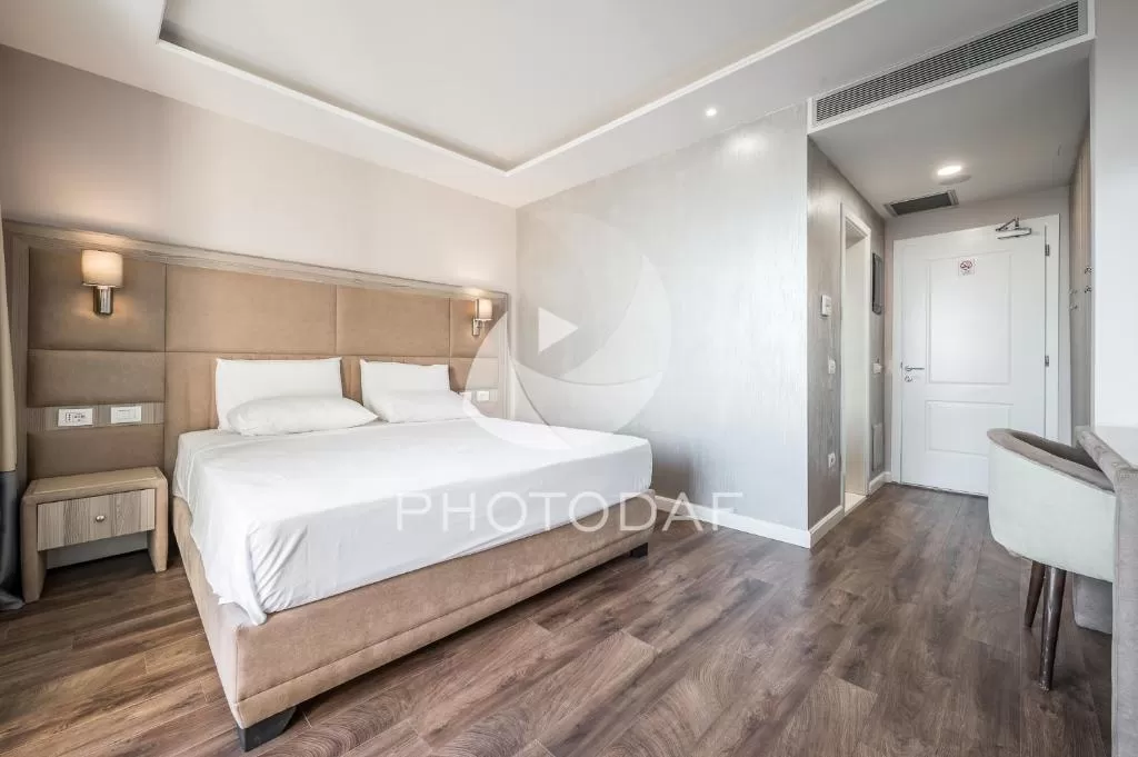 Royal G Hotel _ SPA 11 - STD DBL SSV Blc 2.jpg